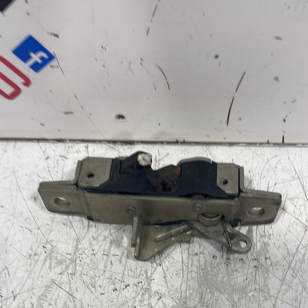 Mercedes Sprinter W906 REAR LEFT N/S UPPER LOCK LATCH SLIDING DOOR P/N A9067300435