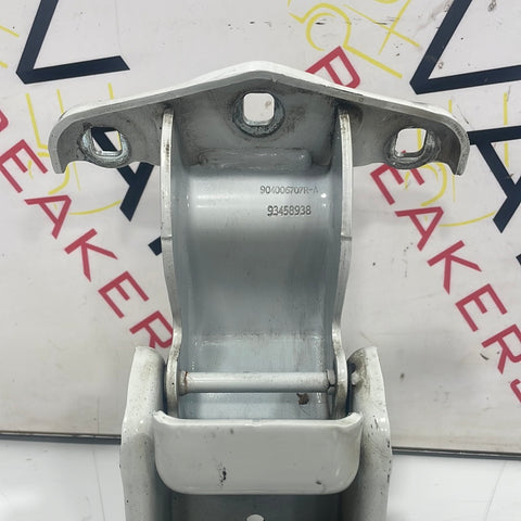 Renault Trafic/Vauxhall Vivaro REAR DOOR HINGE (White) 2017 P/N 904006707R
