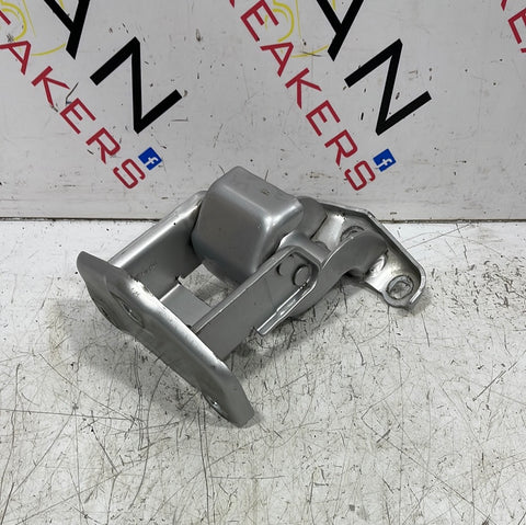 Renault Trafic/Vauxhall Vivaro REAR DOOR HINGE (SILVER) 2014/2019 P/N 904006707R