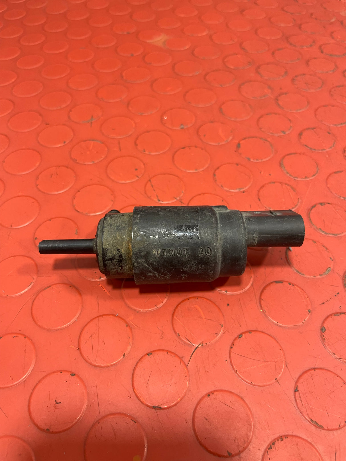 Volkswagen Crafter/Mercedes Sprinter WINDSCREEN WASHER BOTTLE PUMP 2006-2015 P/N A0008605826