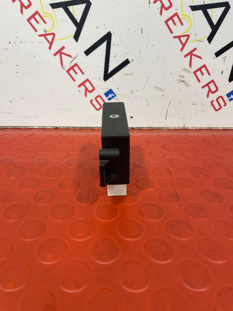 Citroen Berlingo/Peugeot Partner/Toyota Proace City/Vauxhall Combo PARKING SENSOR CONTROL MODULE 2019- 2023 P/N 9837674280