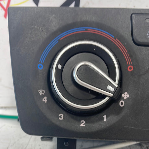 Citroen Relay/ Peugeot Boxer/ Fiat Ducato HEATER CONTROLS 2023 P/N MR14641530