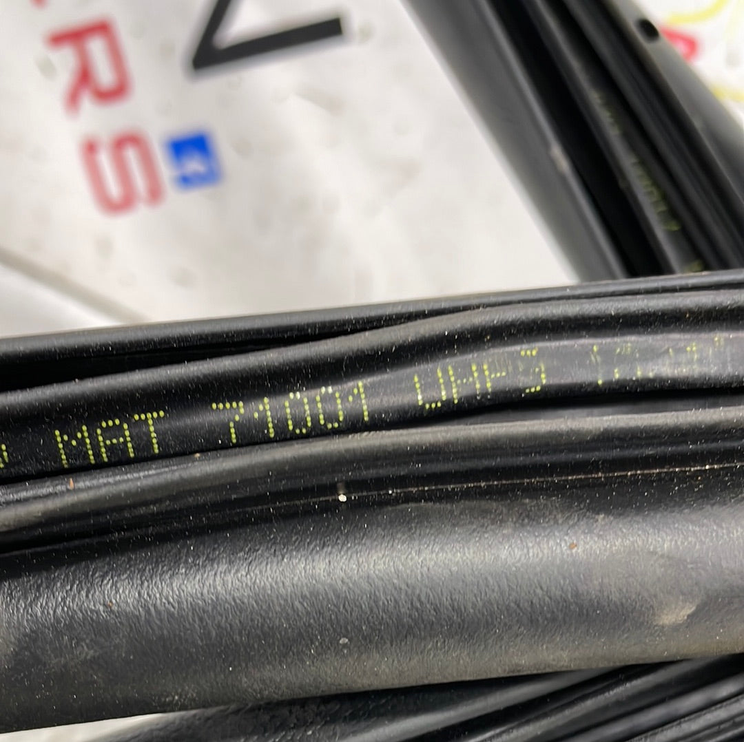 Citroen Relay/ Peugeot Boxer/ Fiat Ducato PASSENGER SIDE FRONT DOOR RUBBER SEAL 2016 0N P/N CRPSFDS1