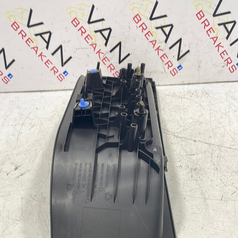 Citroen Dispatch/ Peugeot Expert/ Toyota Proace/ Vauxhall Vivaro(19) STEP COVER 98100695ZD