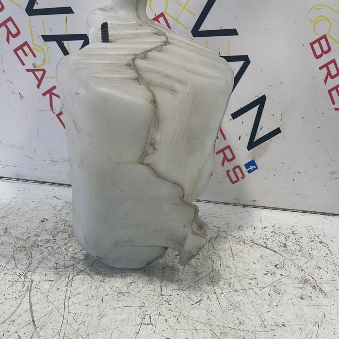 Renault Master WASHER FLUID BOTTLE (WITH PUMP) 2010-2018 P/N 2891000023R