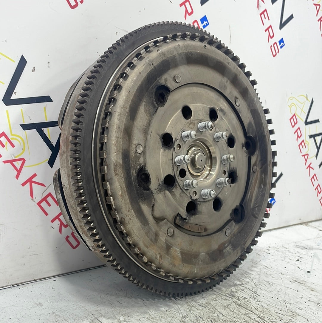 Volkswagen Crafter/Mercedes Sprinter RWD CLUTCH KIT WITH CLUTCH PRESSURE PLATE AND FLYWHEEL 2.2 2007 P/N 0202507401