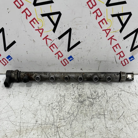 Volkswagen Crafter FUEL RAIL 2.5 TDI 2006-2010 P/N 076130093A