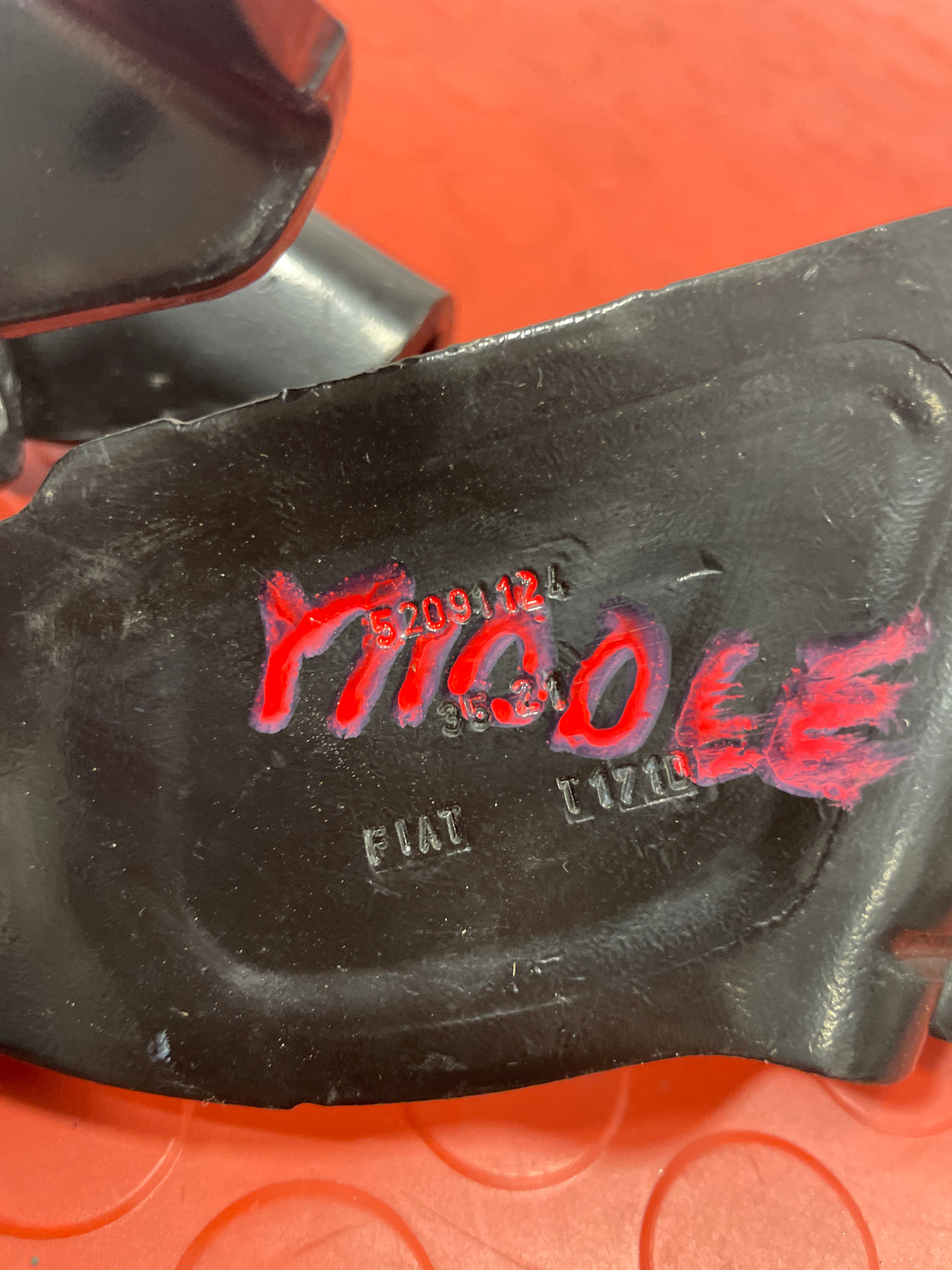 FIAT Doblo SLIDING DOOR MIDDLE ROLLER 2011-2022 P/N 52091124