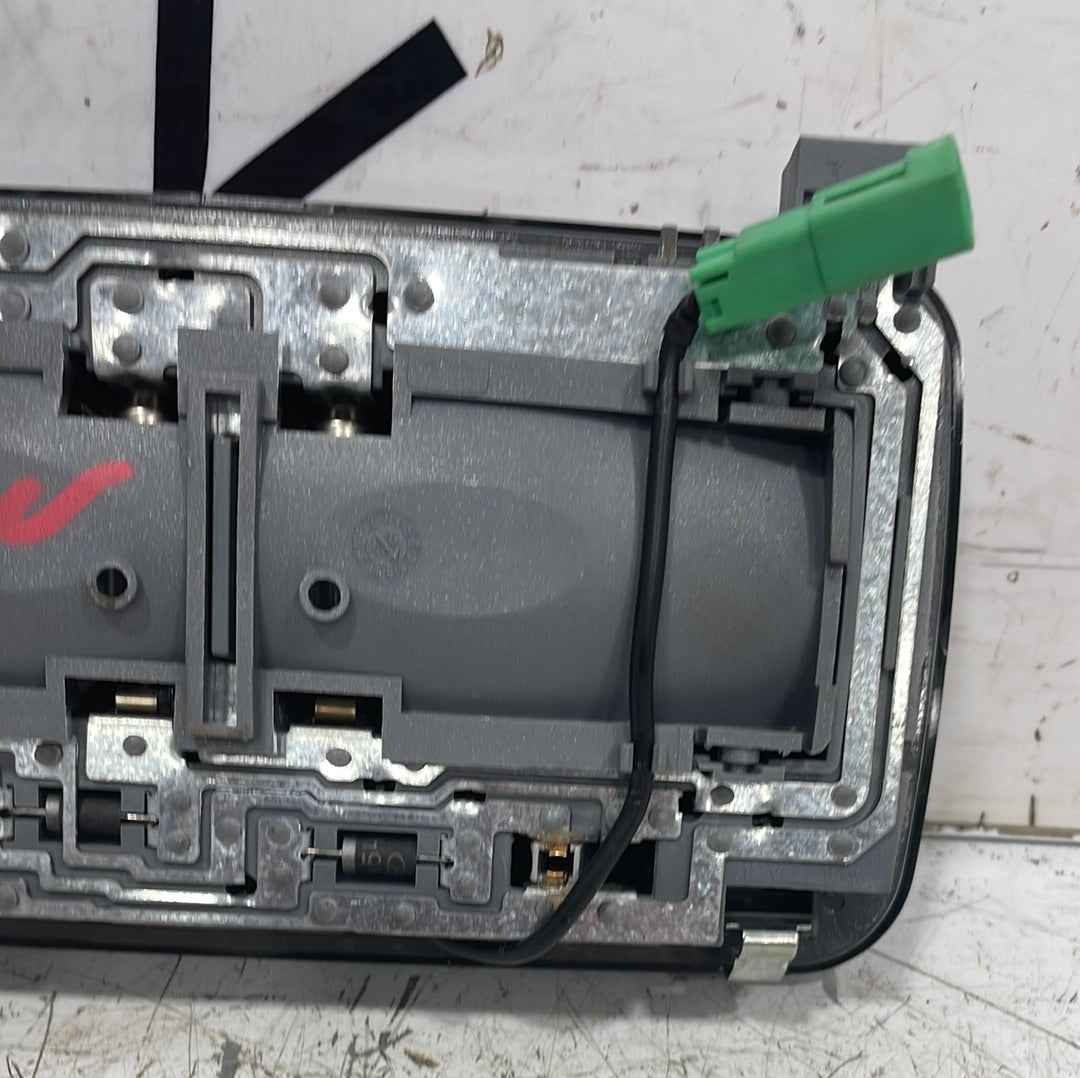 Citroen Dispatch/ Peugeot Expert/ Vauxhall Vivaro/ Toyota Proace INTERIOR FRONT ROOF LIGHT P/N 1520400000