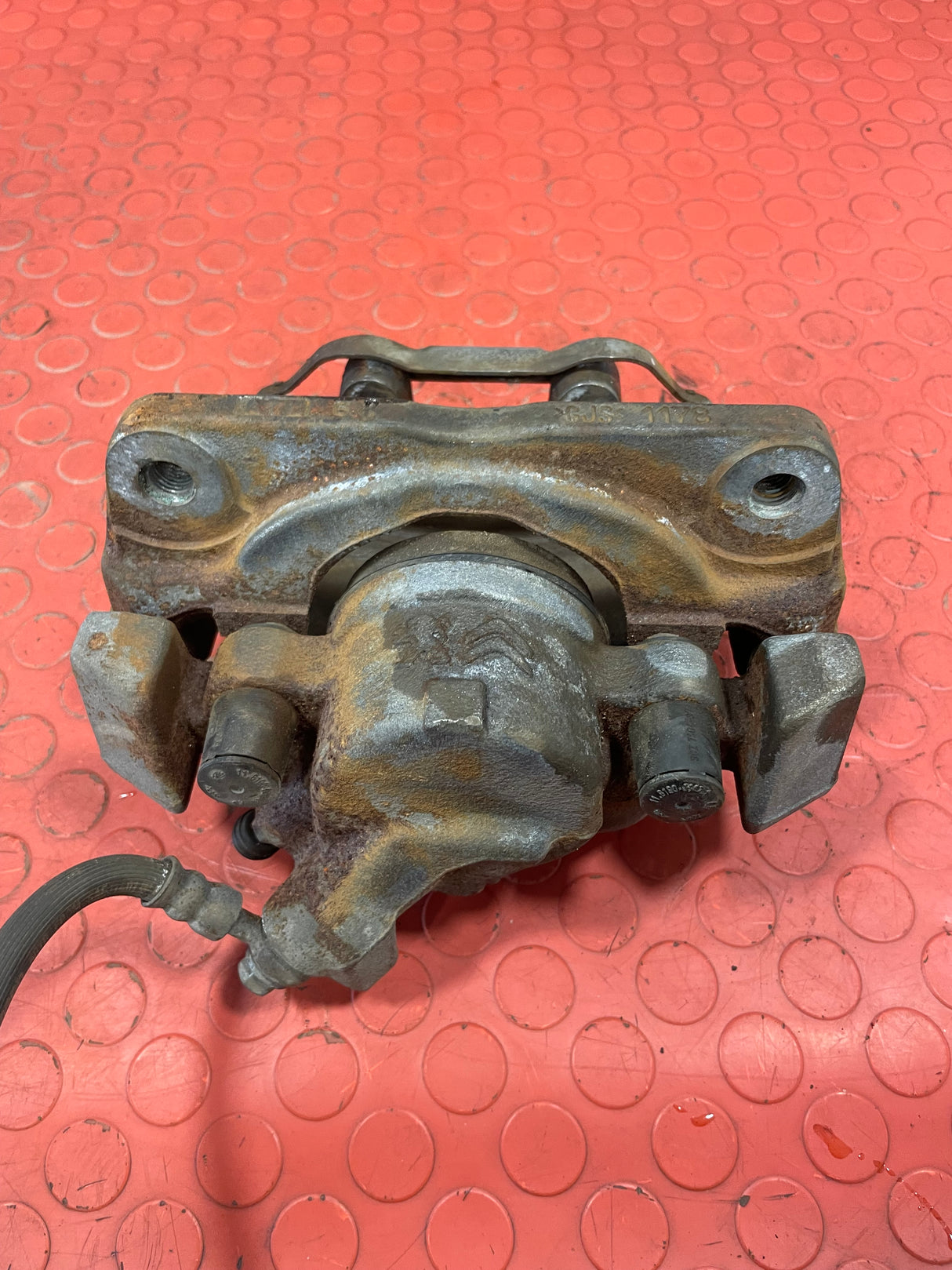 Citroen Berlingo/Peugeot Partner/Vauxhall Combo/Toyota Proace City BRAKE CALIPER Front Drivers Side (With Carrier) 1.5 2018-2025 P/N 9830798780 - 1