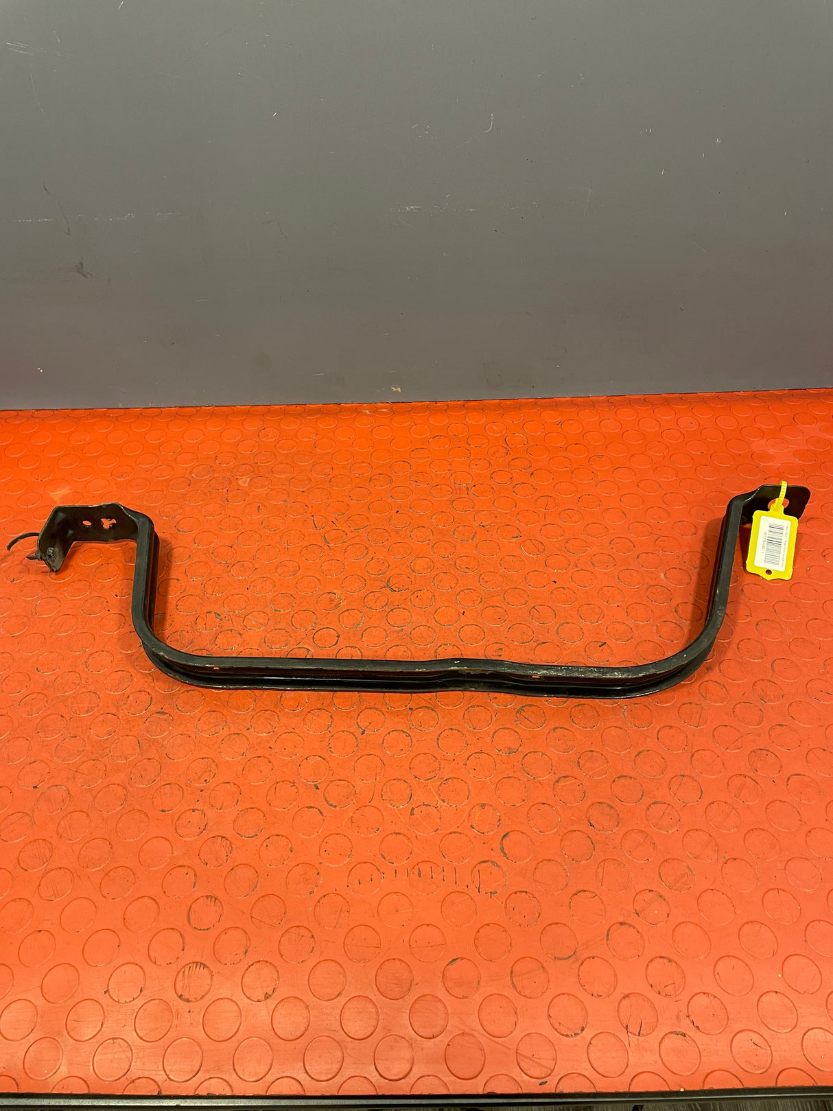 Citroen Dispatch/ Peugeot Expert/ Vauxhall Vivaro/ Toyota Proace FUEL TANK STRAP 2016-2024 P/N 9813784480 - 1