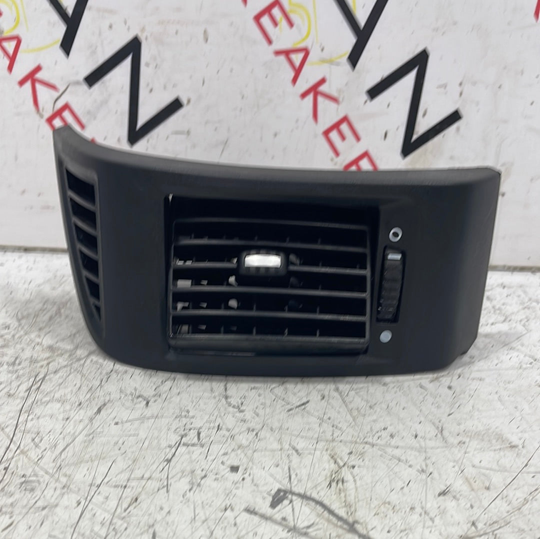 Citroen Relay/ Peugeot Boxer/ Fiat Ducato DASHBAORD SIDE AIR VENT GRILL TRIM P/N 385822