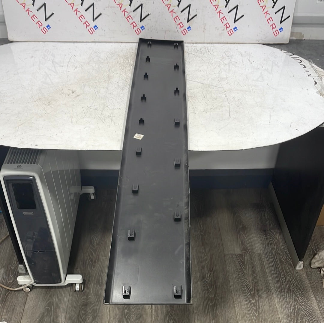 Citroen Relay/ Peugeot Boxer/ Fiat Ducato RIGHT SIDE STRIP BLACK P/N 1321052070