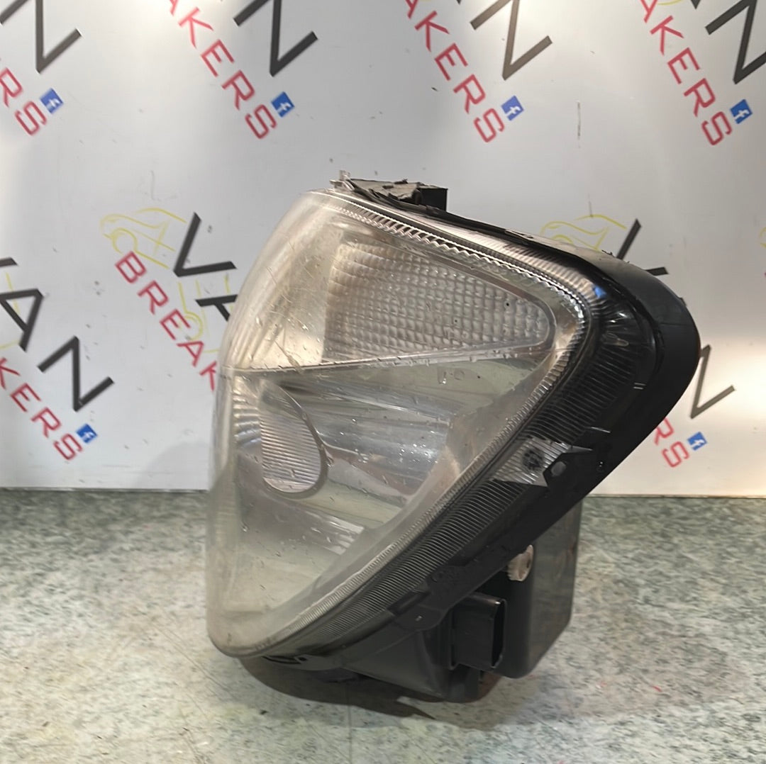 Mercedes Sprinter PASSANGER SIDE HEADLIGHT ASSEMBLY 2009 (DAMAGED BRACKETS,CLOUDED LENS) P/N 24738100