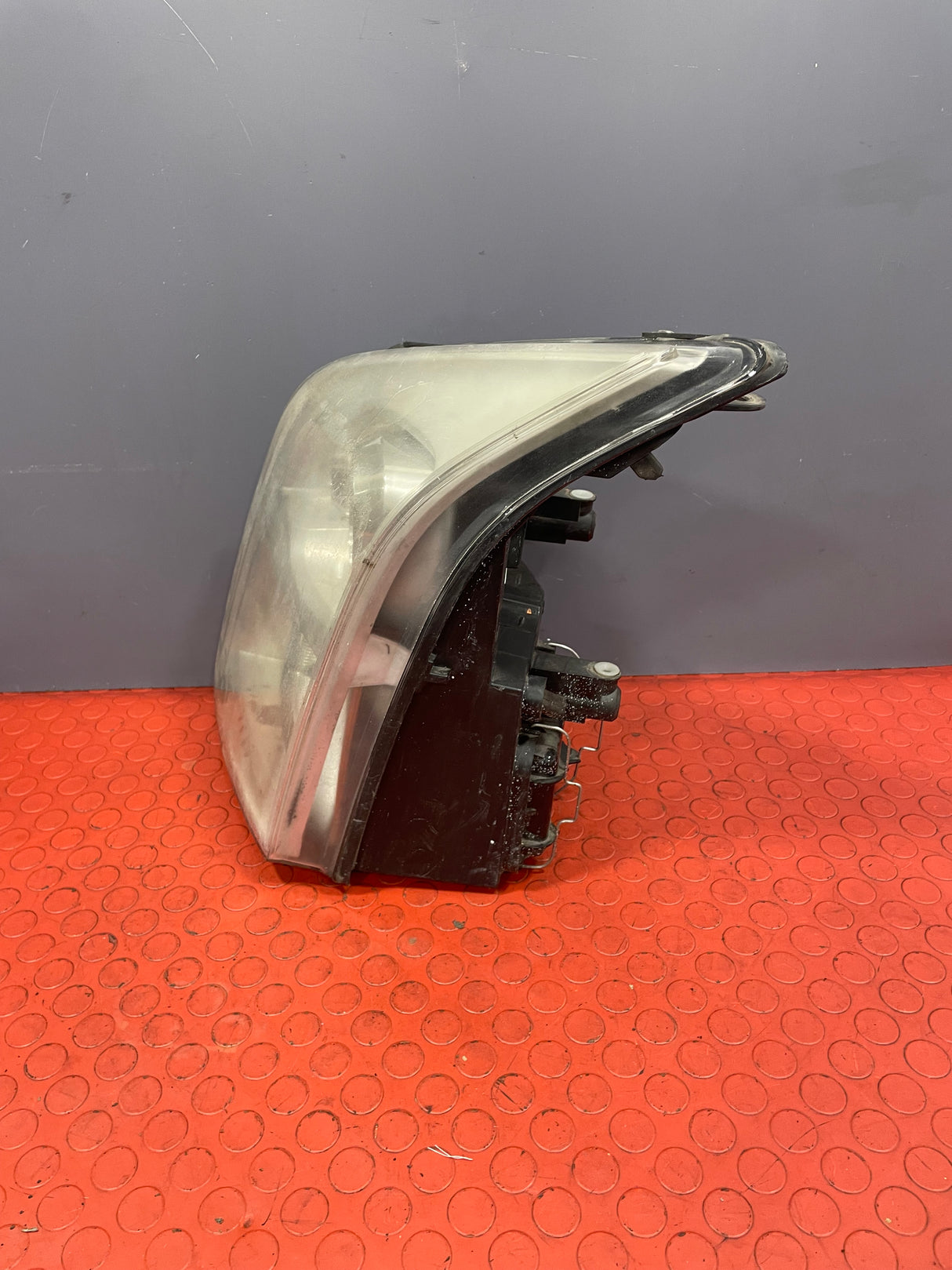 Ford Transit HEADLIGHT ASSEMBLY (Clouded Lens w/ Visible Wear & Tear) Passenger Side MK7 2006-2014 P/N 6C1113W030BD