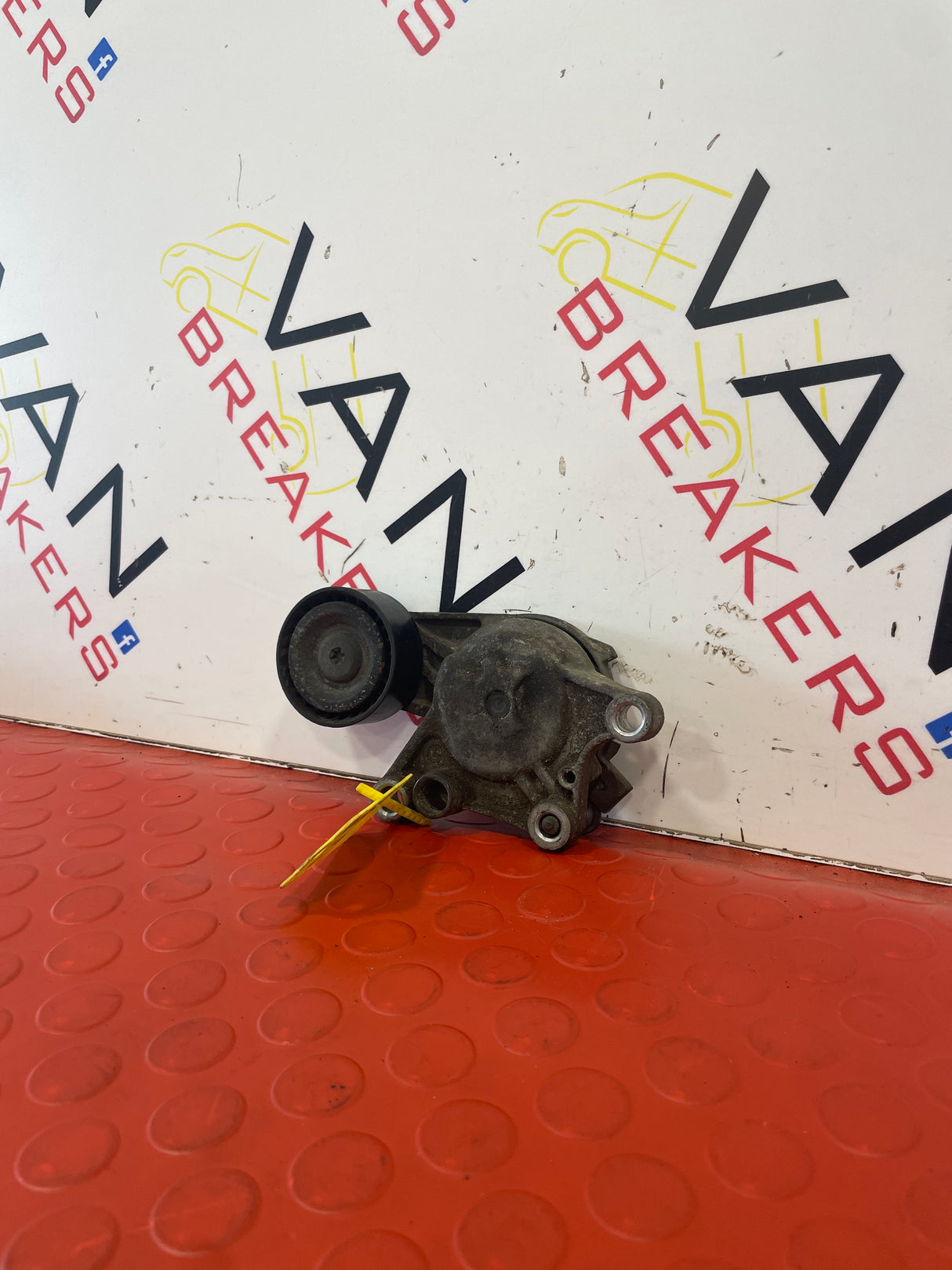 Peugeot Expert/ Citroen Dispatch/ Toyota Proace Vauxhall Vivaro AUXILIARY BELT TENSIONER 1.6HDI 2018-2023 P/N 9807720180