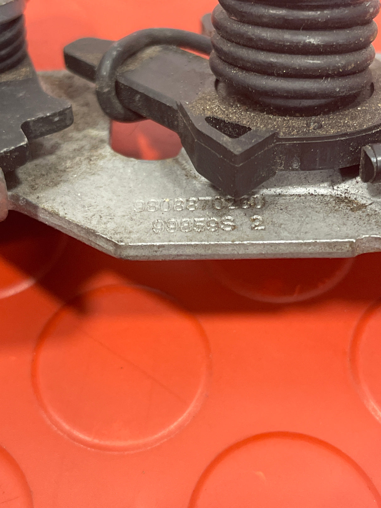 Vauxhall Combo E & Vauxhall Vivaro BONNET CATCH 2018-2023 P/N 9808870280