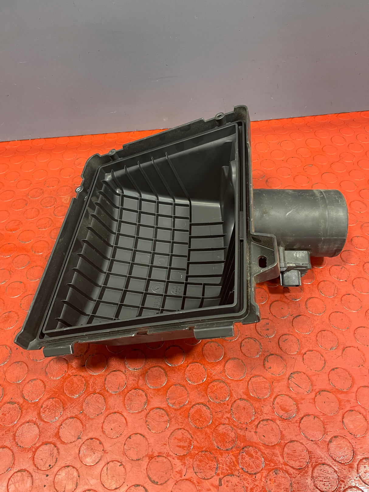 Renault Trafic/Vauxhall Vivaro/Nissan NV300 AIR BOX LID AND MAF SENSOR 1.6 2014-2019 P/N H8201333223