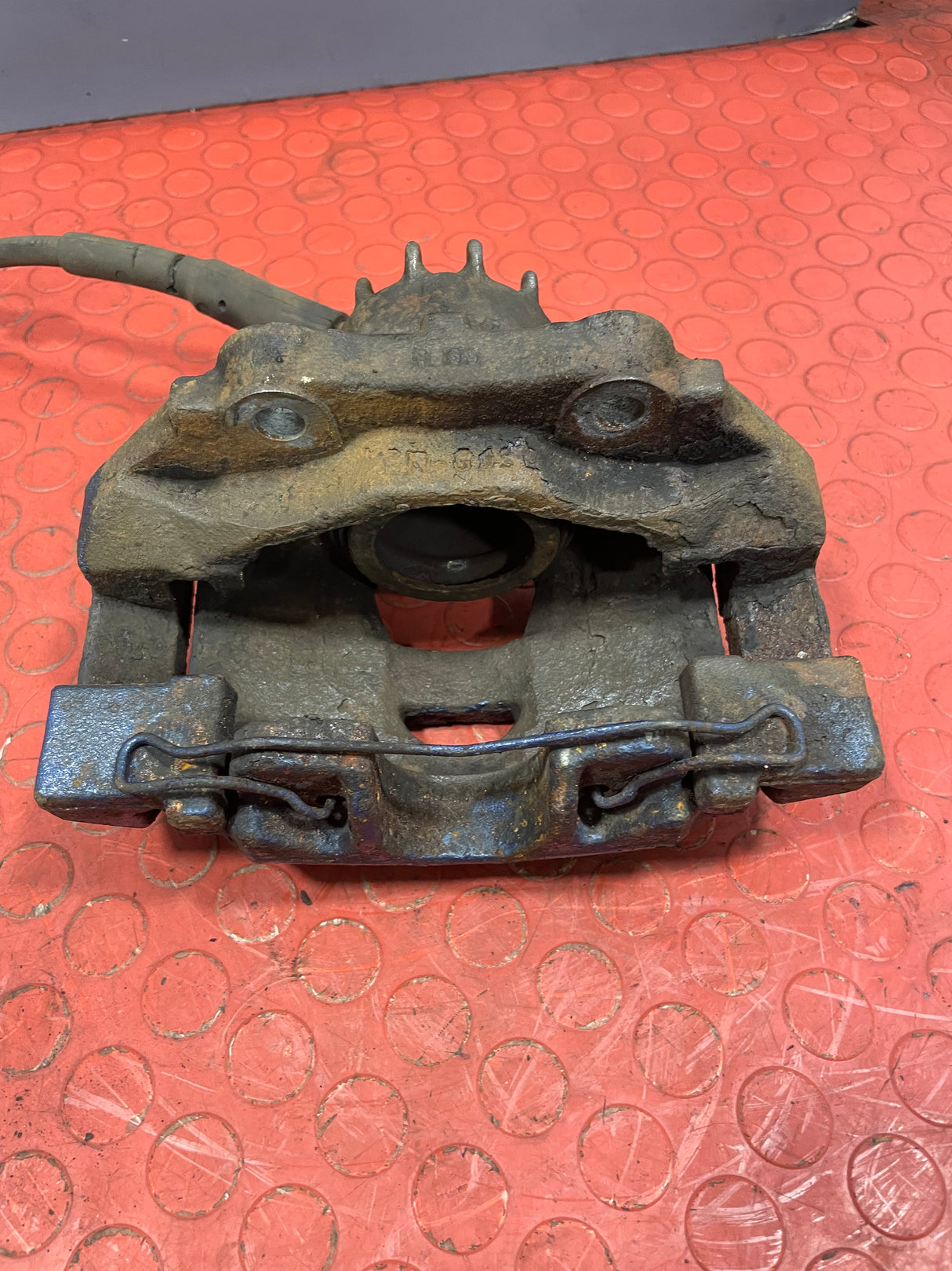 Citroen Berlingo/Peugeot Partner BRAKE CALIPER Front Passengers Side (With Carrier) 1.6 2008-2018 P/N 9670613980