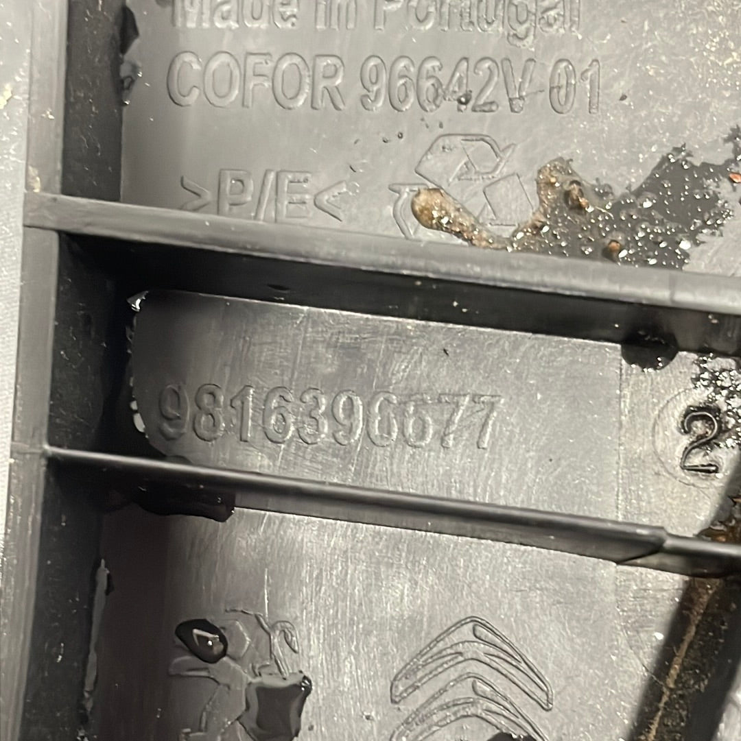 Citroen Berlingo/Peugeot Partner/Vauxhall Combo/Toyota Proace City O/S DRIVERS SIDE B PILLAR TRIM WITH KICK GUARD 2019-2024 P/N 9816396677