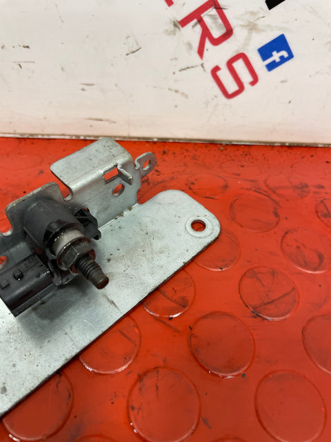 Nissan Navara AIRBAG SENSOR 2017 2.3L P/N 988303JA0A