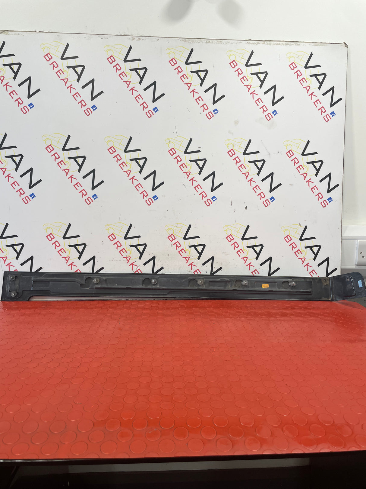 Citroen Dispatch/ Peugeot Expert/ Toyota Proace/ Vauxhall Vivaro PASSENGER SIDE SLIDING DOOR RAIL TRIM (Black) 2019-2023 P/N 9808384180