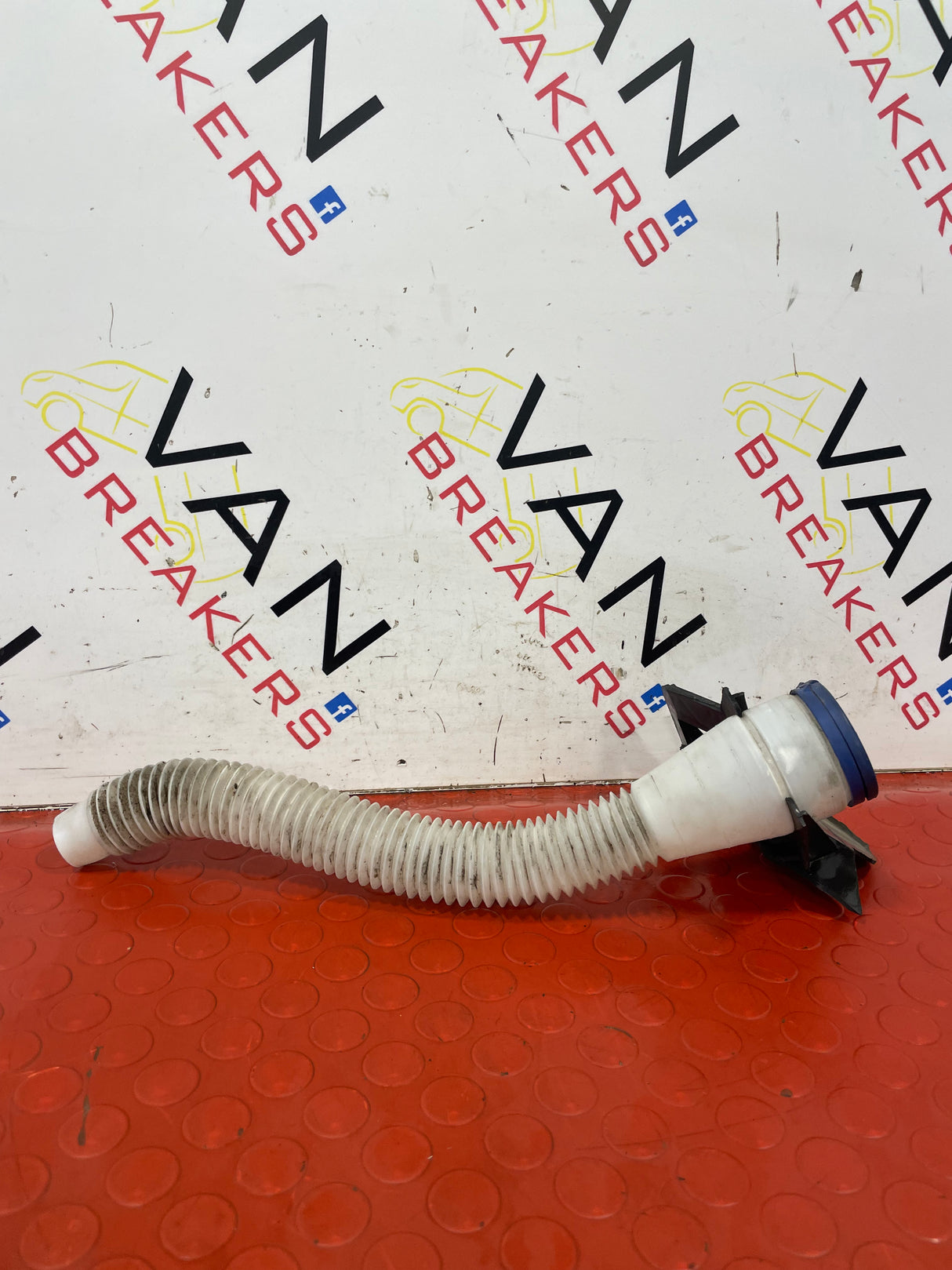 Peugeot Partner/Citroen Berlingo WINDSCREEN WASHER TANK NECK 2008-2018 P/N 9681207180