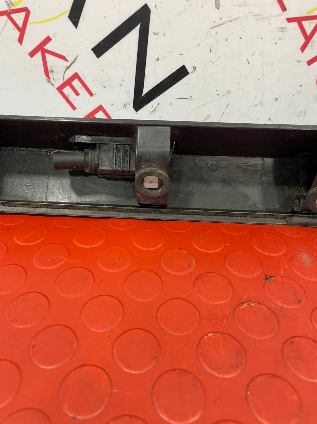 Volkswagen Crafter NUMBER PLATE LIGHT TRIM WITH LIGHTS P/N 7C0827329