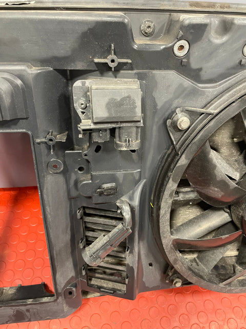 Citroen Berlingo/Peugeot Partner RADIATOR ASSEMBLY W/ FRAME (Minor Crack in the Frame) 1.6 2008-2016 P/N 9682720480