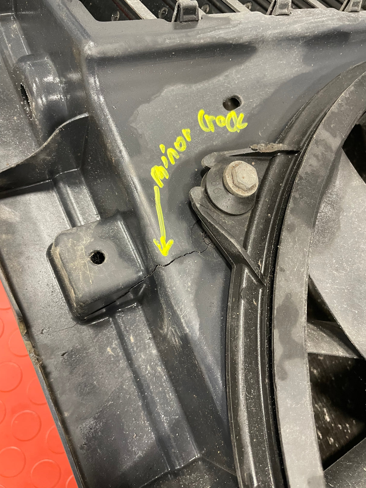 Citroen Berlingo/Peugeot Partner RADIATOR ASSEMBLY W/ FRAME (Minor Crack in the Frame) 1.6 2008-2016 P/N 9682720480