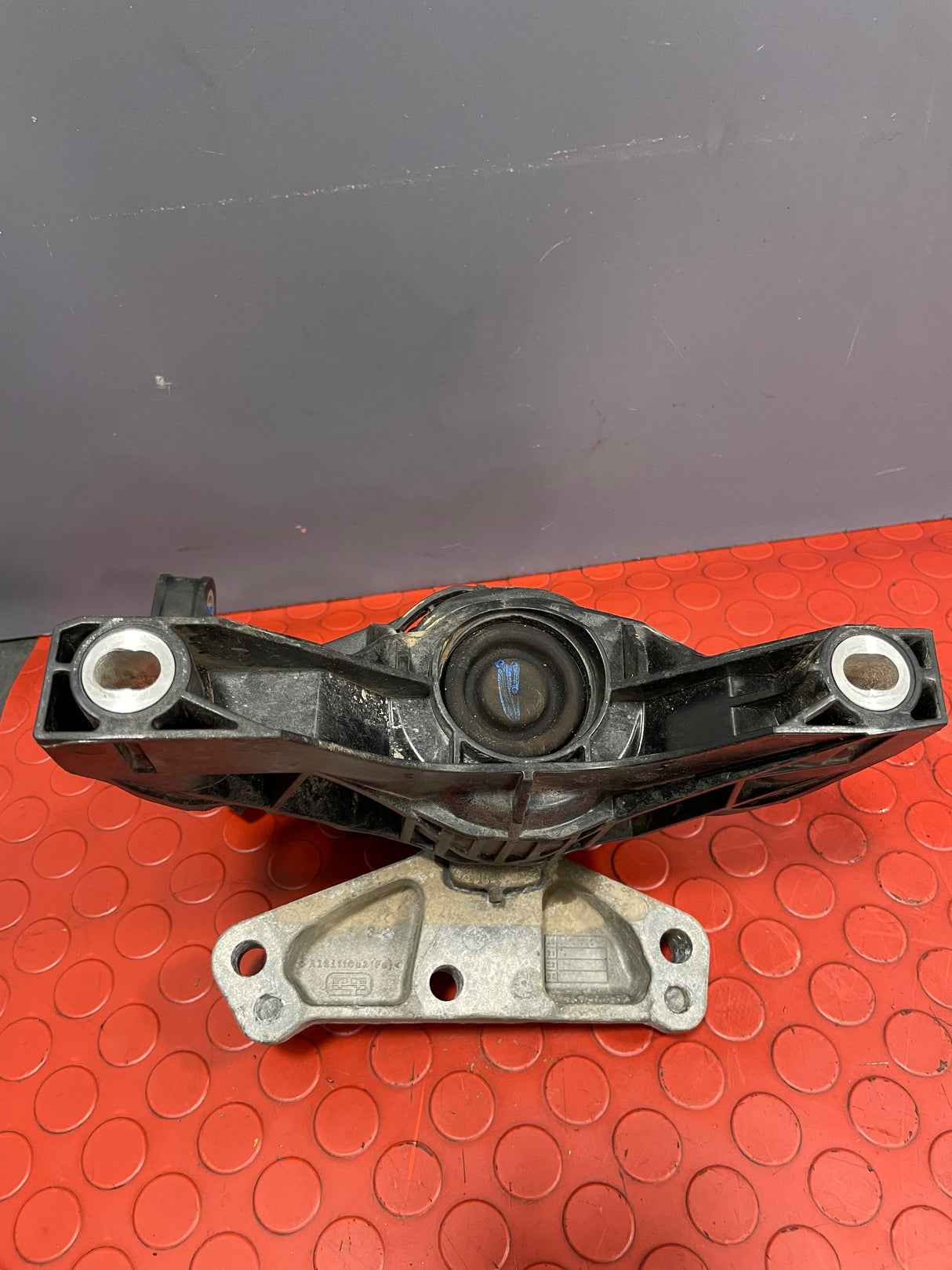Citroen Berlingo/Peugeot Partner/Vauxhall Combo/Toyota Proace City ENGINE MOUNT O/S DRIVER'S SIDE 1.5 2019-2024 P/N 9820297580