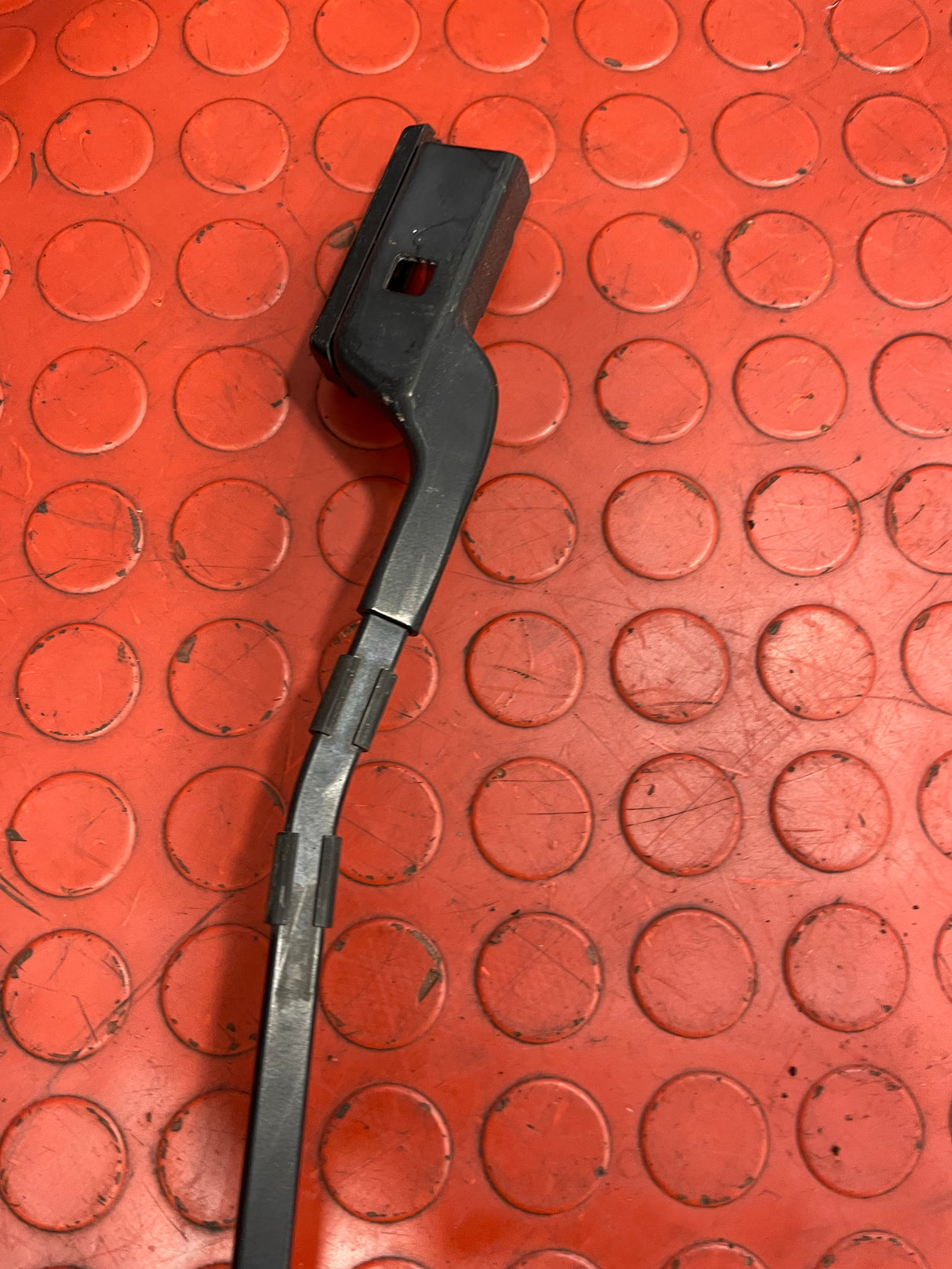 Vauxhall Combo/Peugeot Partner/Citroen Berlingo/Dispatch/Toyota Proace City WINDSCREEN WIPER ARM Driver's Side O/S P/N 9817214480