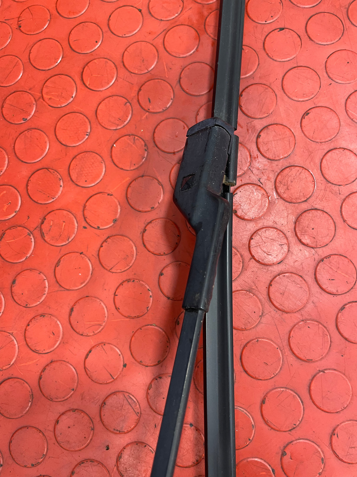 Citroen Berlingo/Peugeot Partner WINDSCREEN WIPER ARM w/ Blade 2008-2018 P/N 9682975280 - 2