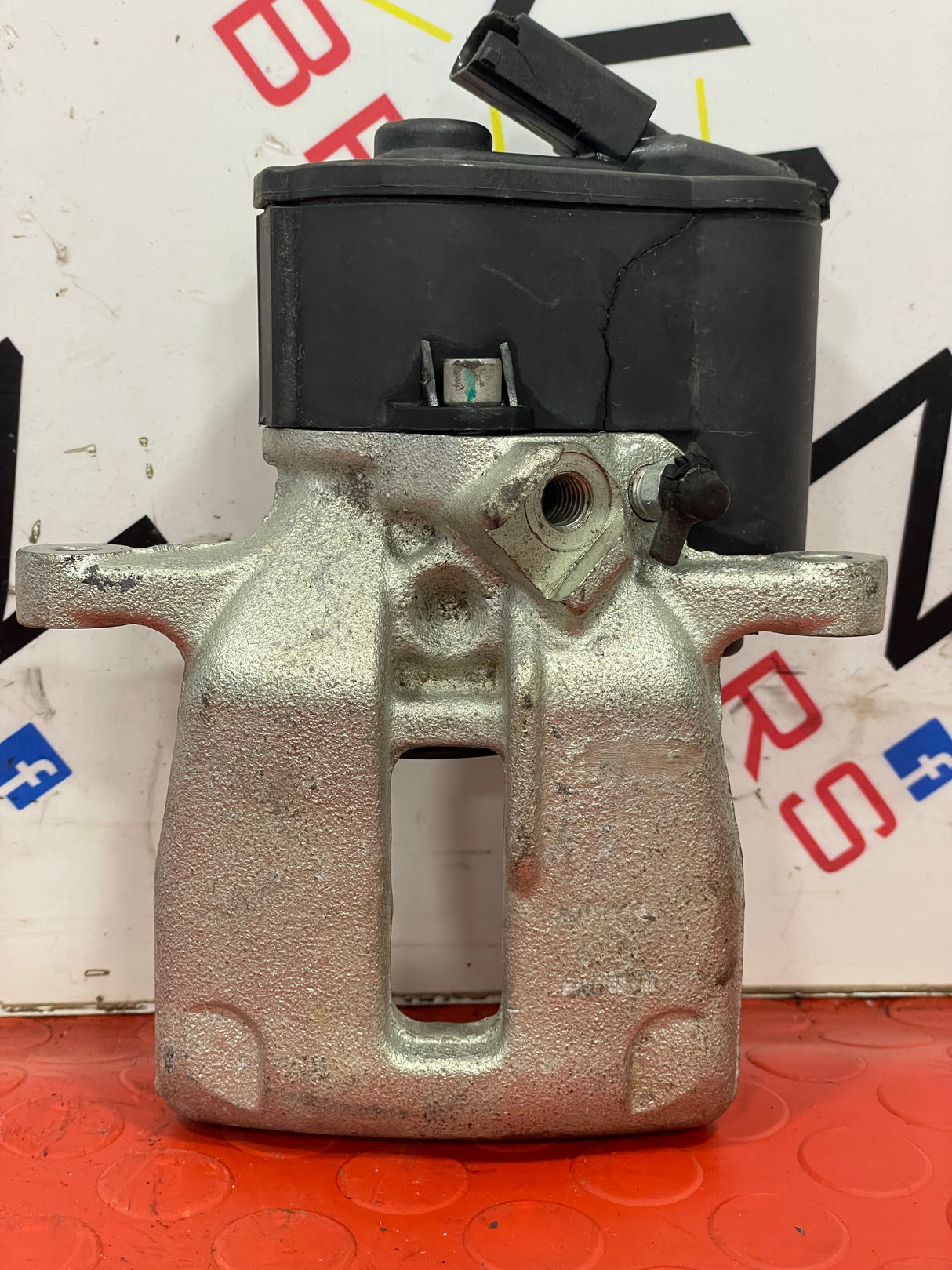Volkswagen Passat/Tiguan/Sharan CC REAR PASSENGER NEAR SIDE BRAKE CALIPER 1.4 1.6 2.0 P/N 5N0615403