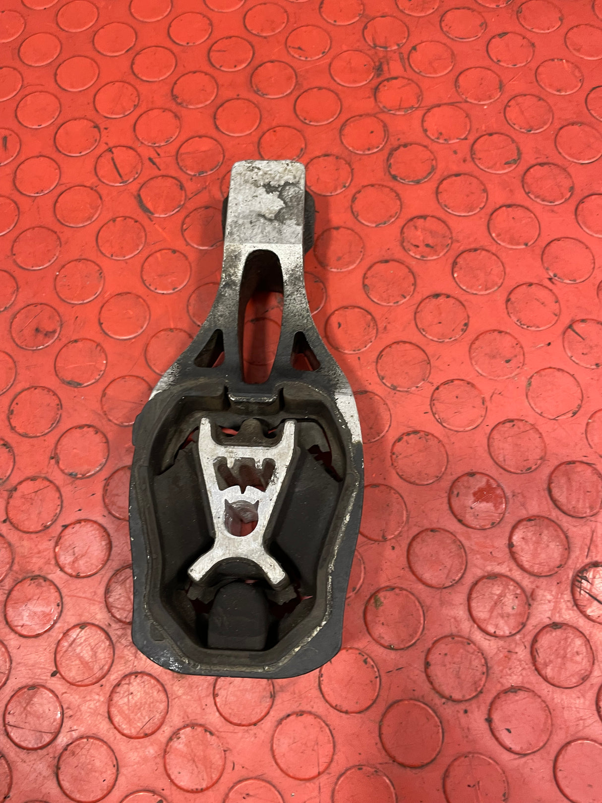 Citroen/Peugeot/Vauxhall/Toyota/Fiat BOTTOM ENGINE MOUNT 1.2 1.5 1.6 2016-2024 P/N 9811786680