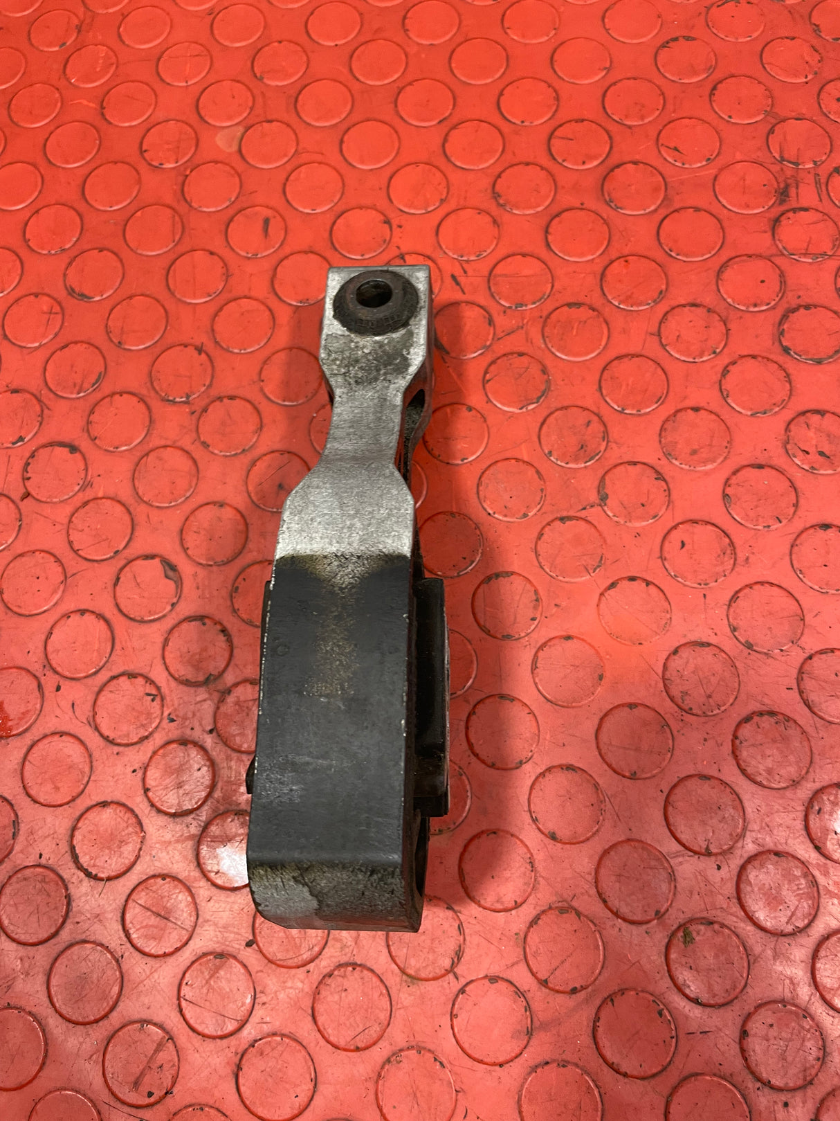 Citroen/Peugeot/Vauxhall/Toyota/Fiat BOTTOM ENGINE MOUNT 1.2 1.5 1.6 2016-2024 P/N 9811786680