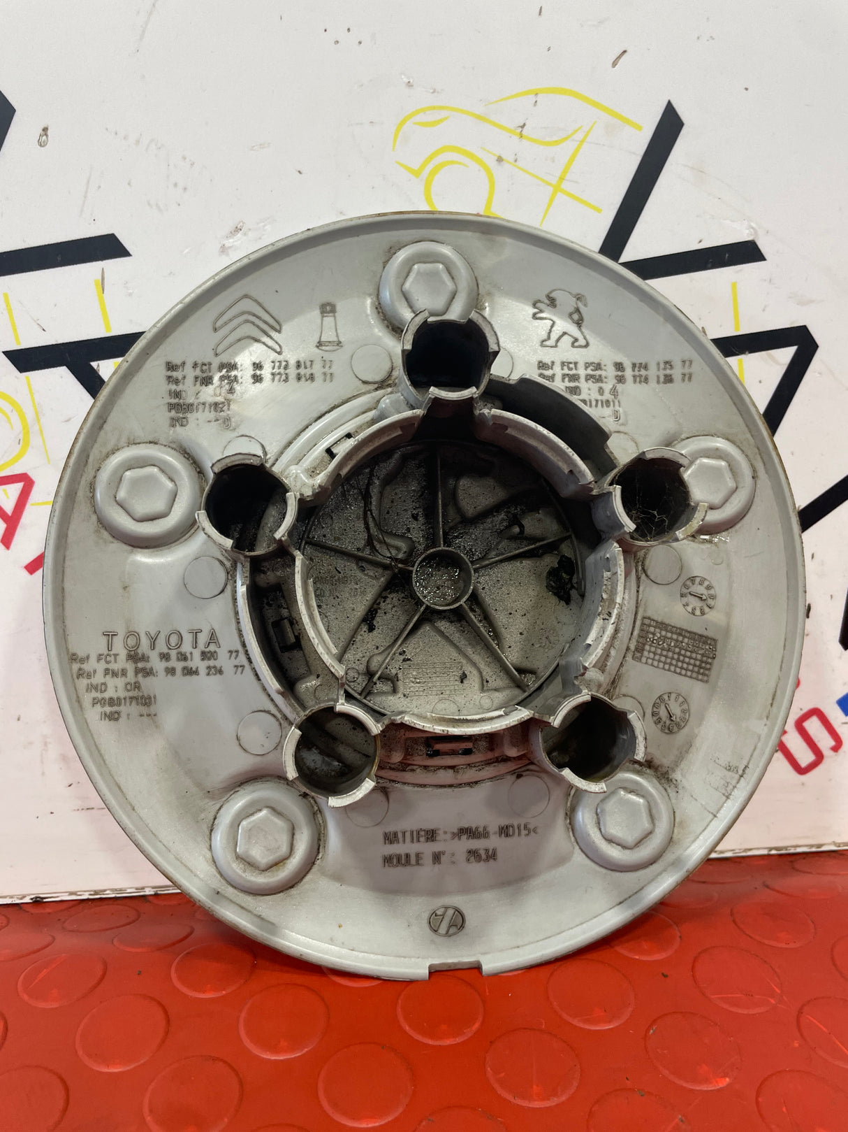 Peugeot Expert STEEL WHEEL CENTER HUB CAP COVER 2010-2016 P/N 9677413577-12