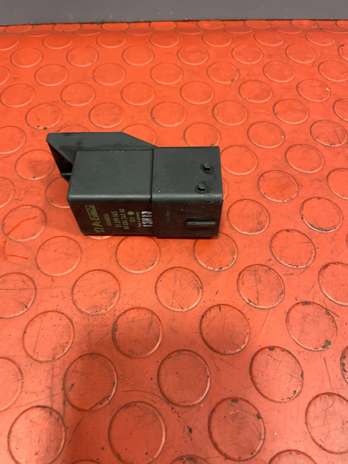 Citroen Berlingo/Peugeot Partner GLOW PLUG RELAY (8Pin) 2011-2018 P/N 9802424080