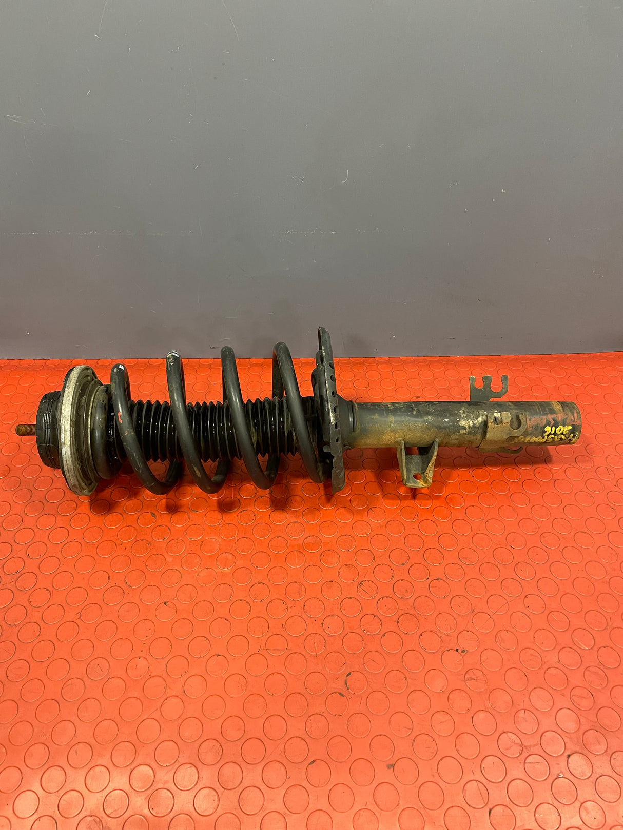 Volkswagen Transporter VW COMPLETE SHOCK ABSORBER (Fits Both Sides) 2016 P/N 7E5413031H-1