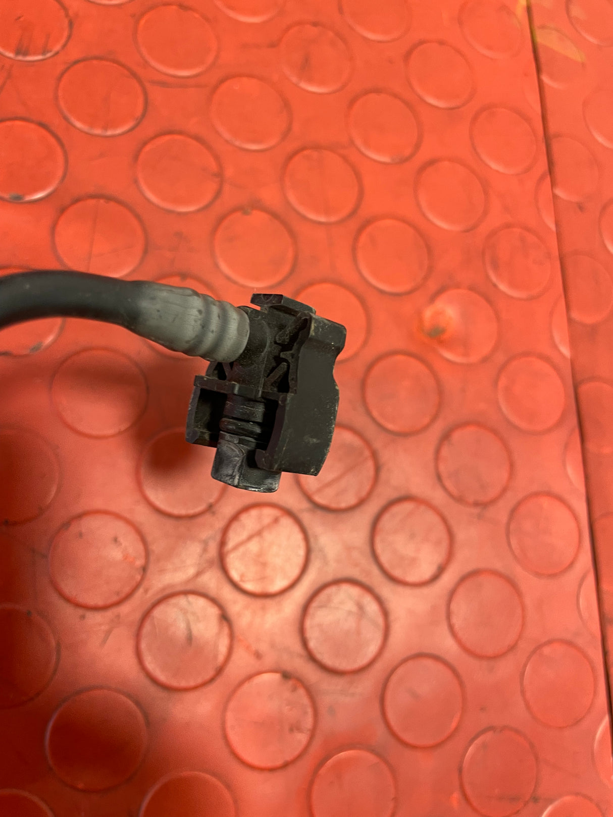 Vauxhall Vivaro/Citroen Dispatch/Peugeot Expert/Toyota Proace/Fiat Scudo EXPANSION BOTTLE PIPE NO. 5 P/N 9818468680