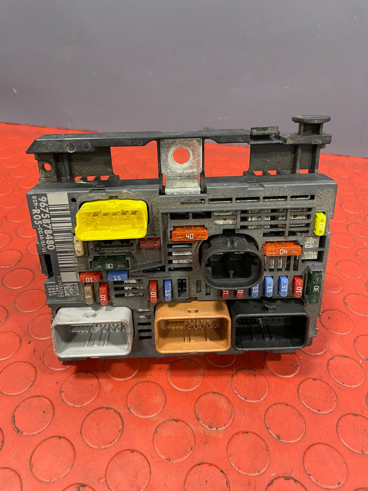 Peugeot Partner/Citroen Berlingo R05 ENGINE BAY FUSE BOX BSM P/N 9675878480