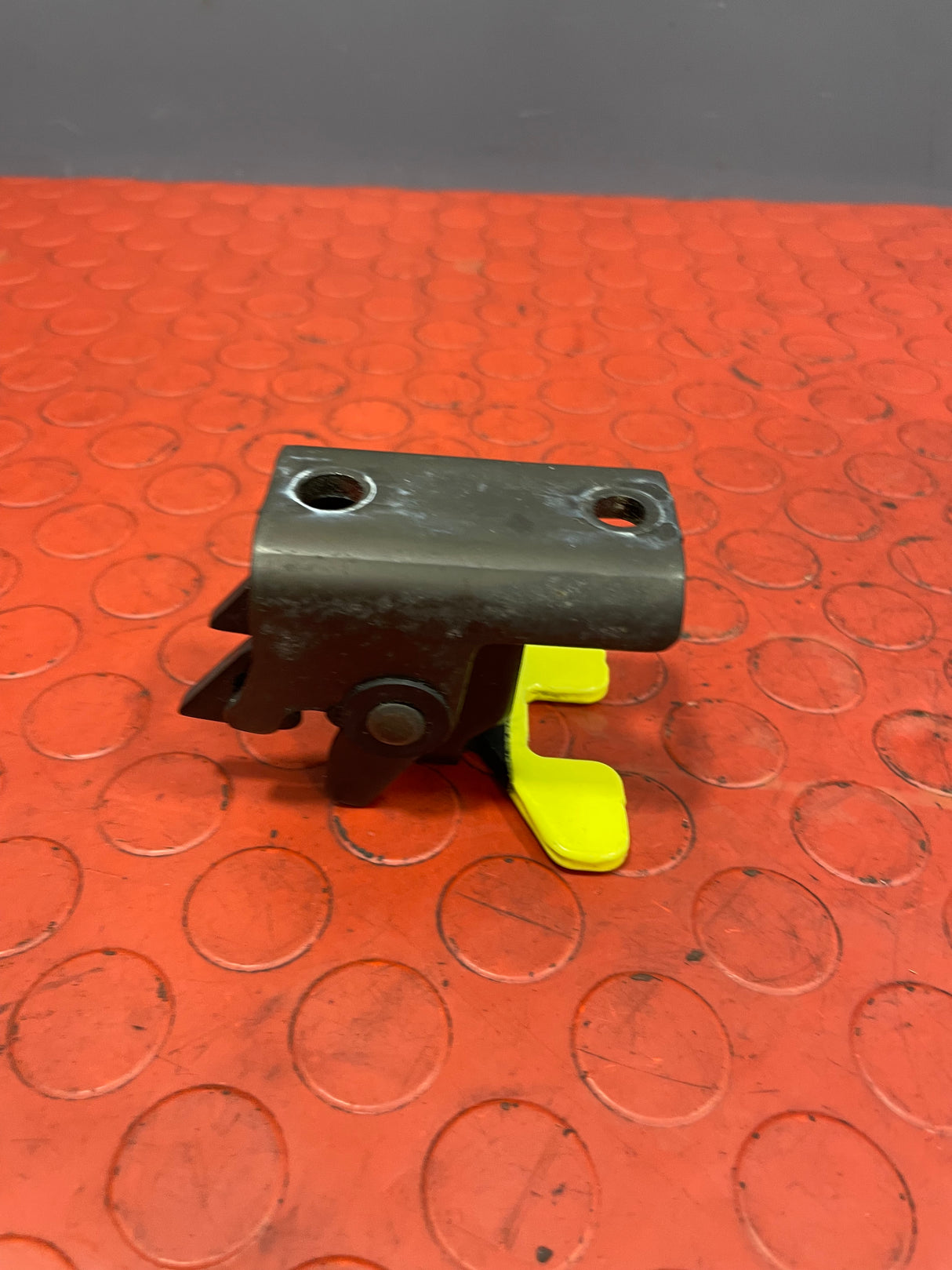 Citroen Berlingo/Peugeot Partner REAR DOOR CHECK STRAP LOCKING MECHANISM 2008-2016 P/N 9681466280 - 1/ 8731R2