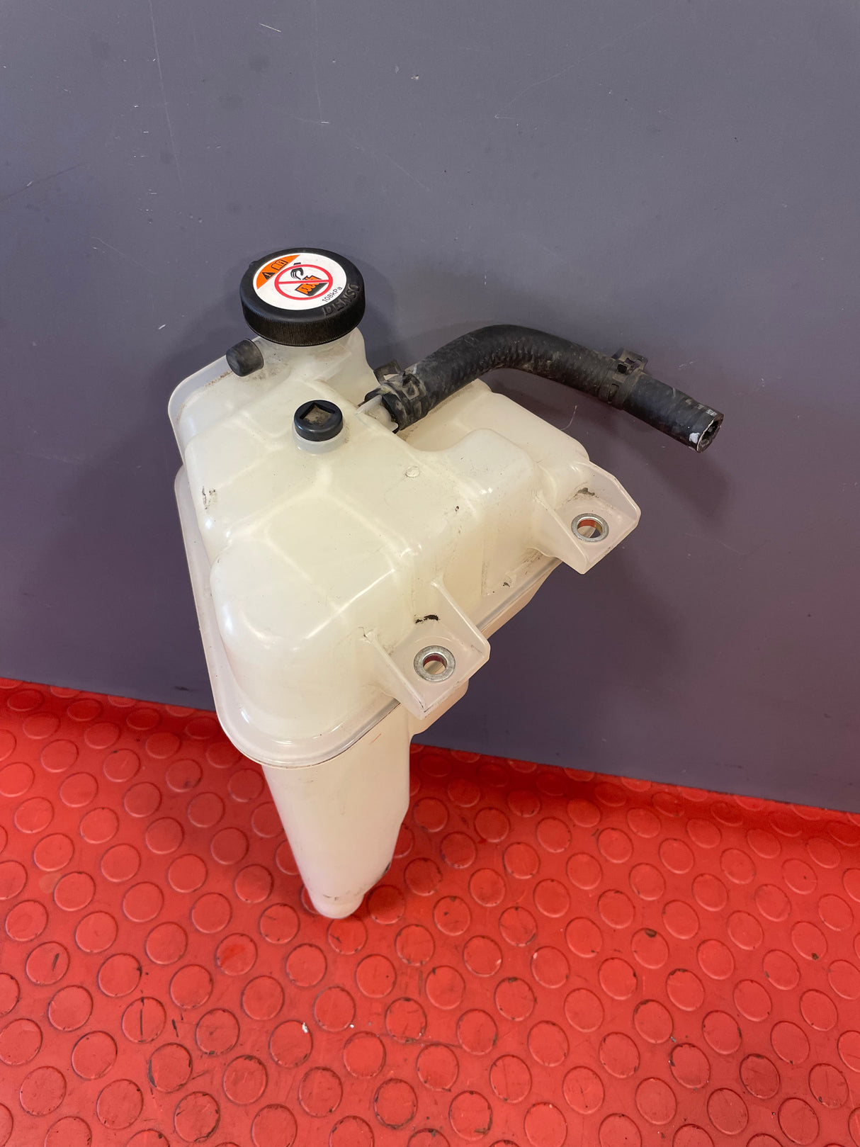 Toyota Hilux COOLANT RESERVOIR/EXPANSION BOTTLE 2016-2023 P/N 166400E010