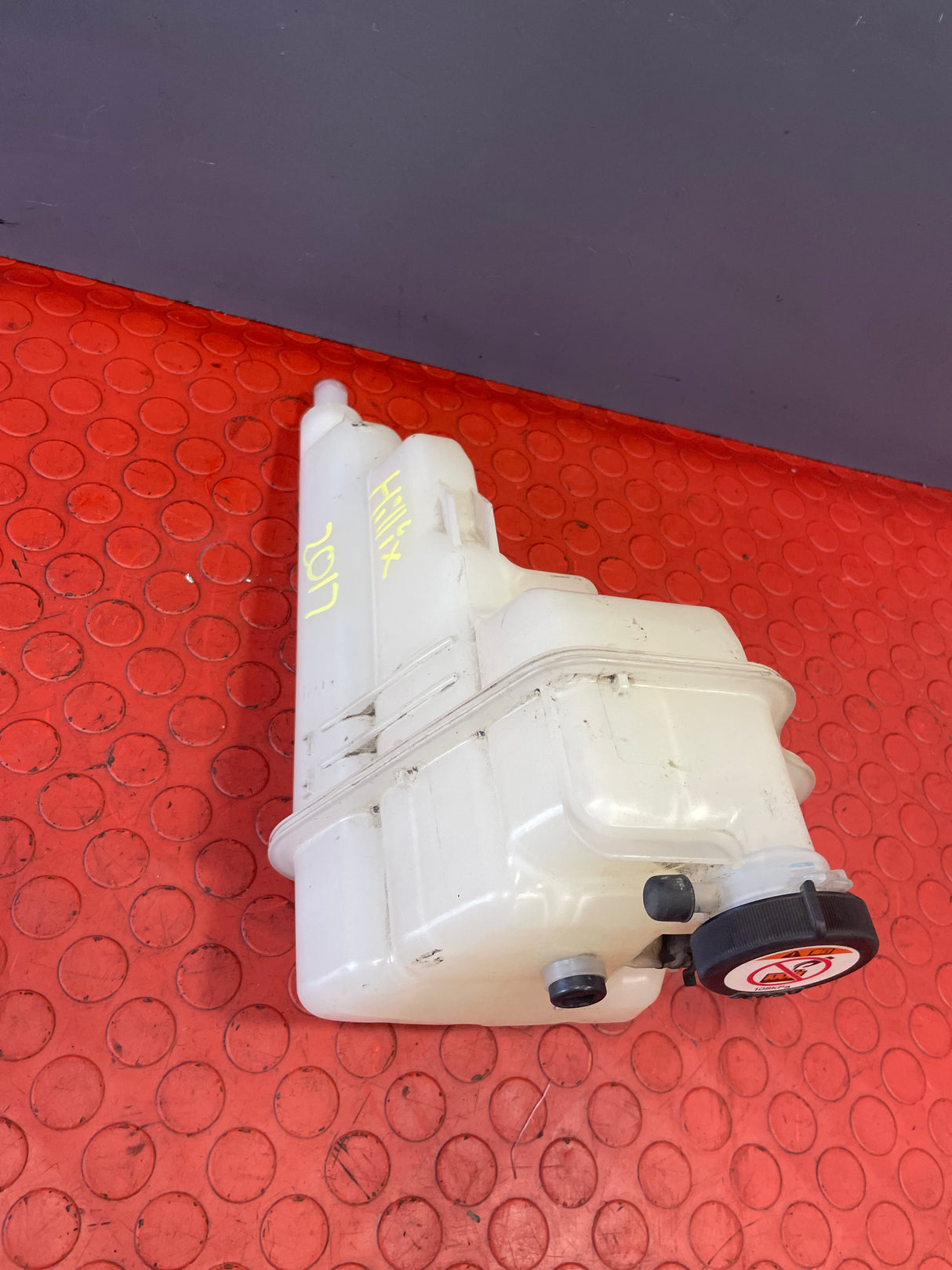 Toyota Hilux COOLANT RESERVOIR/EXPANSION BOTTLE 2016-2023 P/N 166400E010