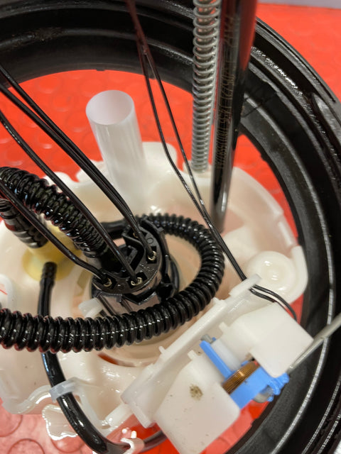 Citroen Berlingo/Peugeot Partner/Vauxhall Combo/Toyota Proace City 1.5 FUEL TANK SENDER UNIT (6 Pin) 2019-2024 P/N 9809359380 - 1 / 100115562AG