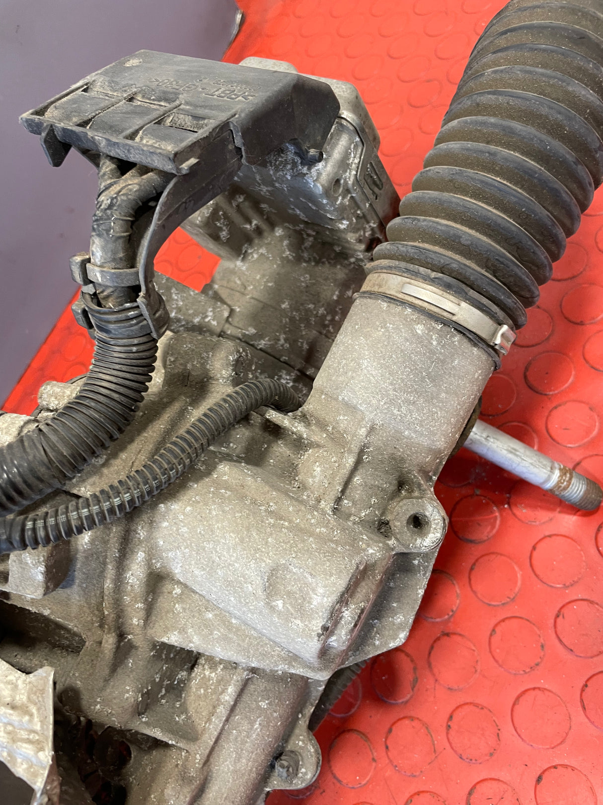 Citroen Berlingo/Peugeot Partner/Vauxhall Combo/Toyota Proace City ELECTRIC POWER STEERING RACK (Damage one joint Arm) 2019-2023 P/N 9824390380 - 2 / 6820000302 / 680000821500 / 690000416400