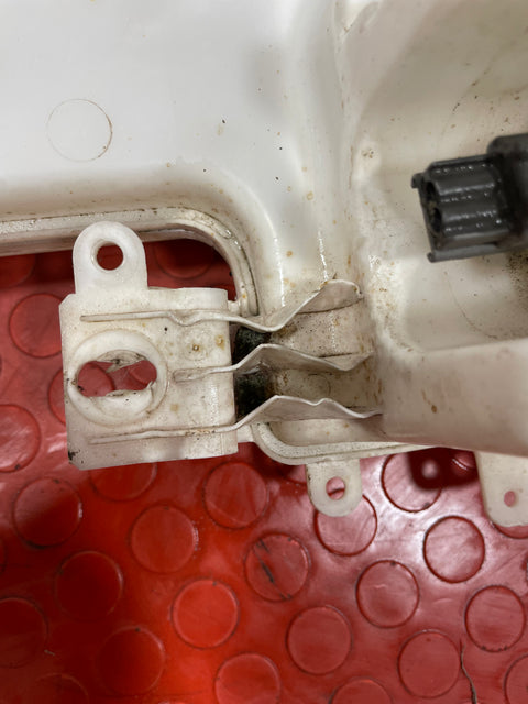 Ford Transit Mk8/ CUSTOM WINDSCREEN WASHER BOTTLE WITH PUMP (DAMAGED) 2013-2023 P/N BK2113C087A