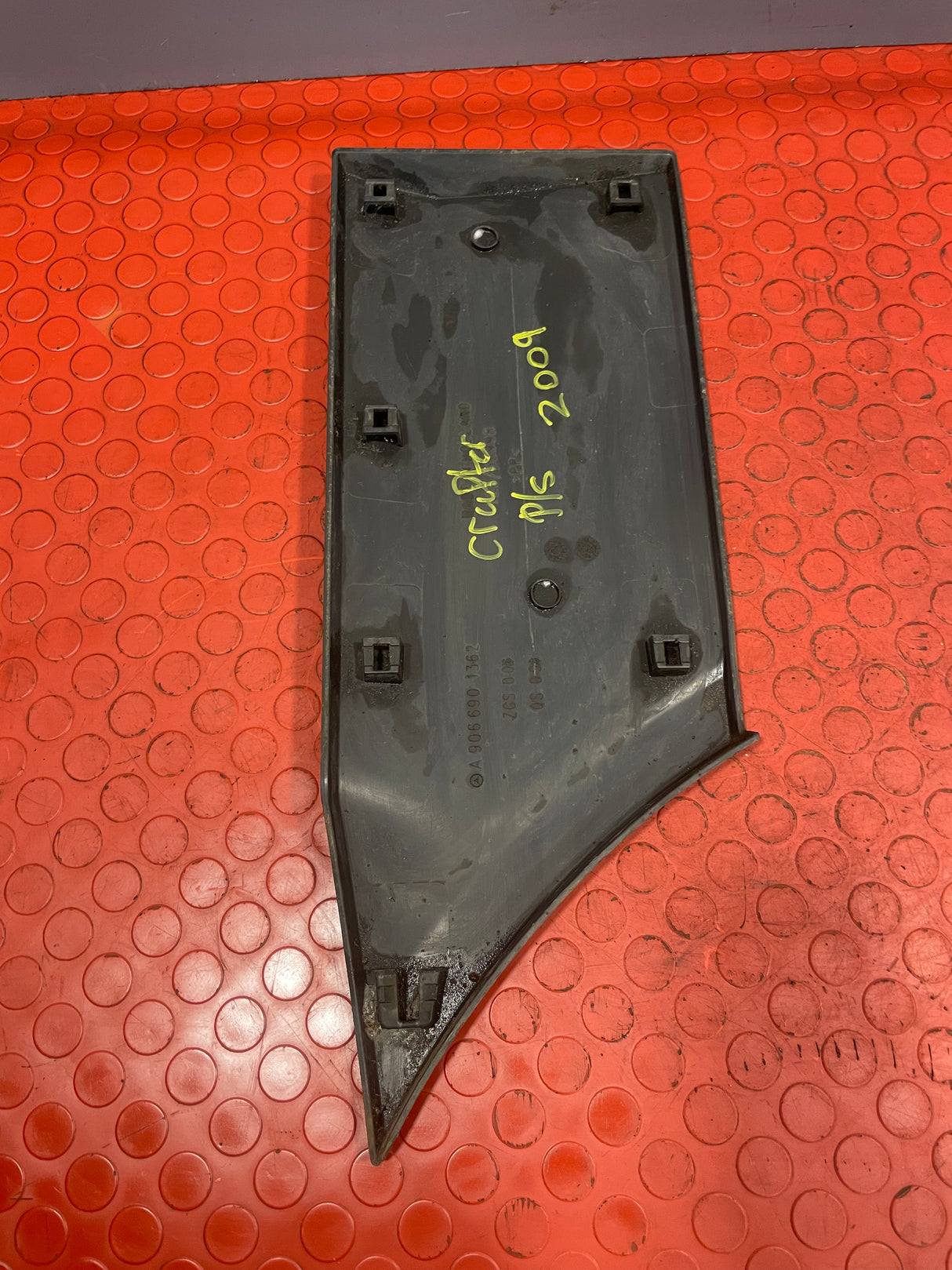 Volkswagen Crafter WHEEL ARCH TRIM MOULDING 2009 Rear Passenger's Side P/N A9066901362