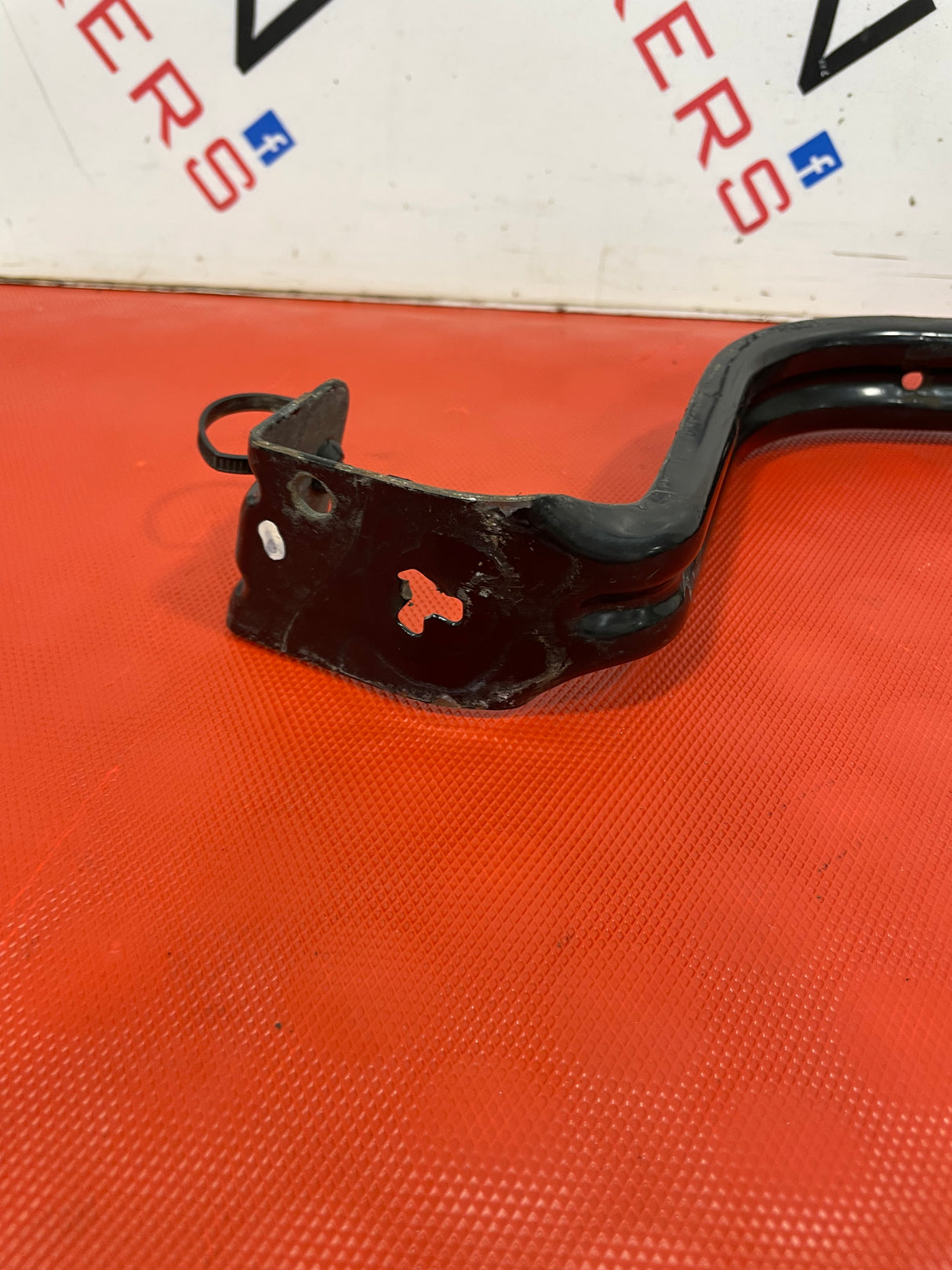 Citroen Dispatch/Peugeot Expert/Vauxhall Vivaro/Toyota Proace/Fiat Scudo FUEL TANK STRAP 2016-2025 P/N 9813784180