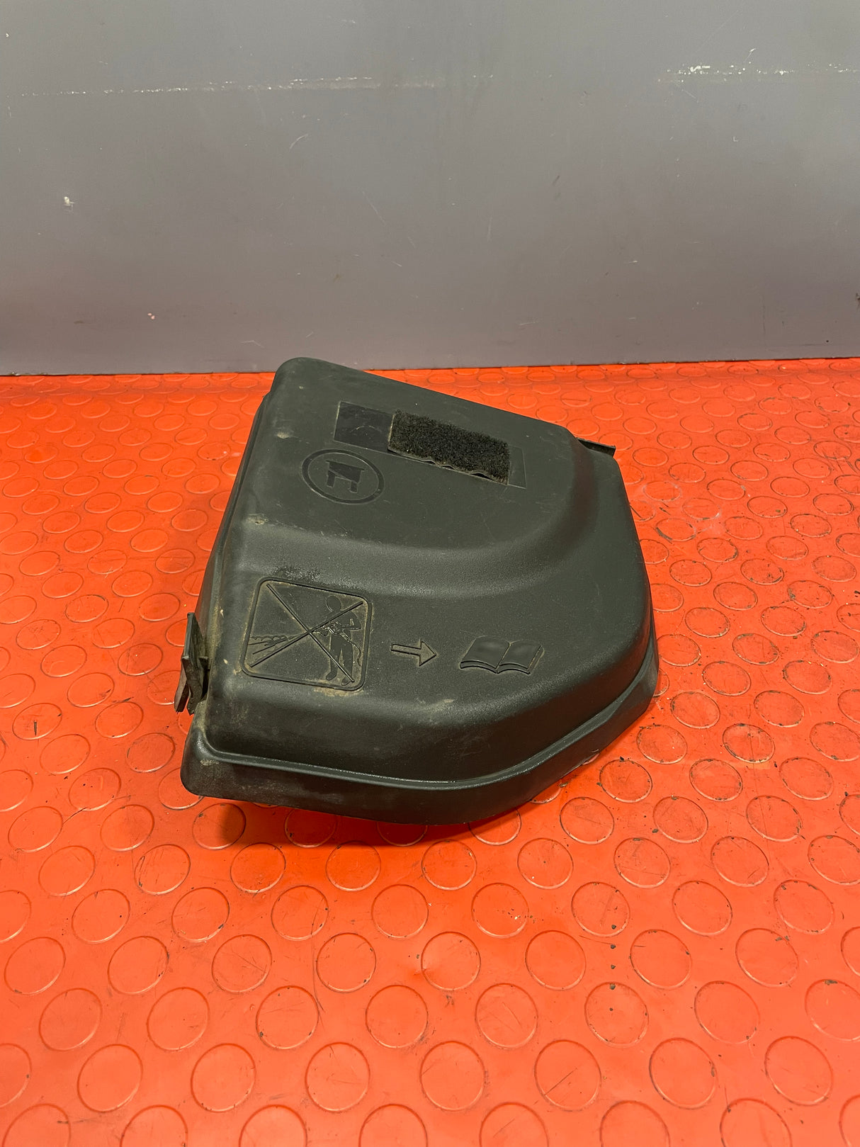 Citroen Berlingo/ Peugeot Partner FUSE BOX COVER 2008-2018 P/N 9658418180